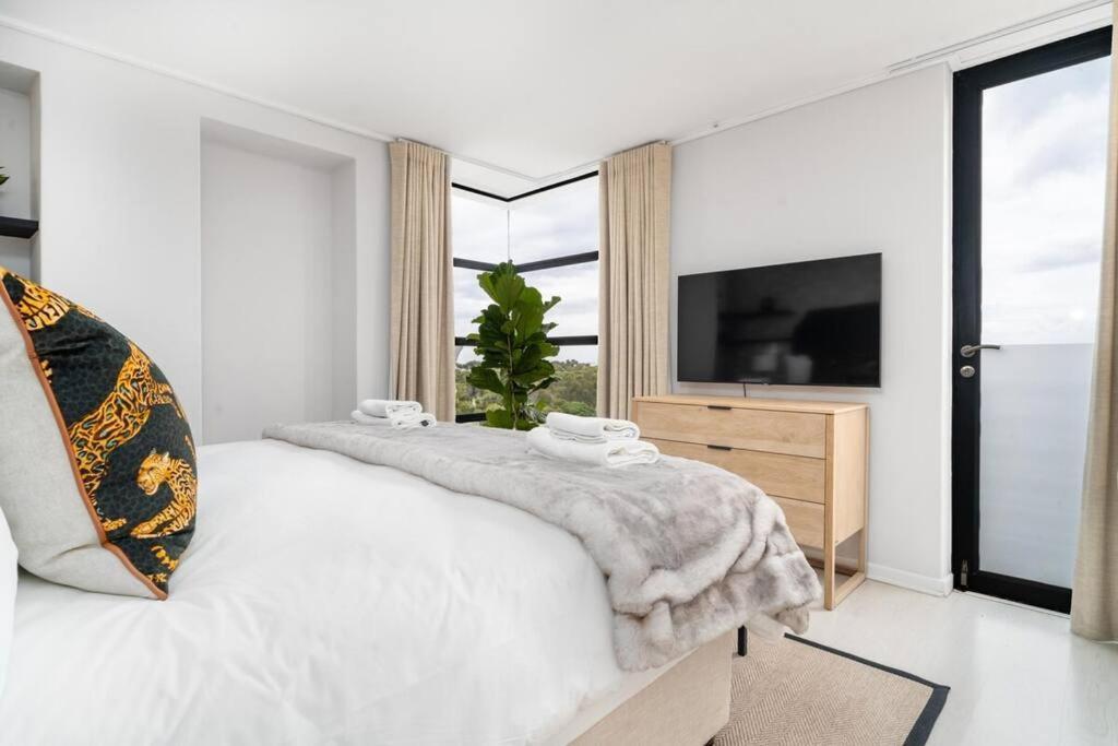 Styled Top Floor Apartment, With Back-Up Power Cape Town Dış mekan fotoğraf