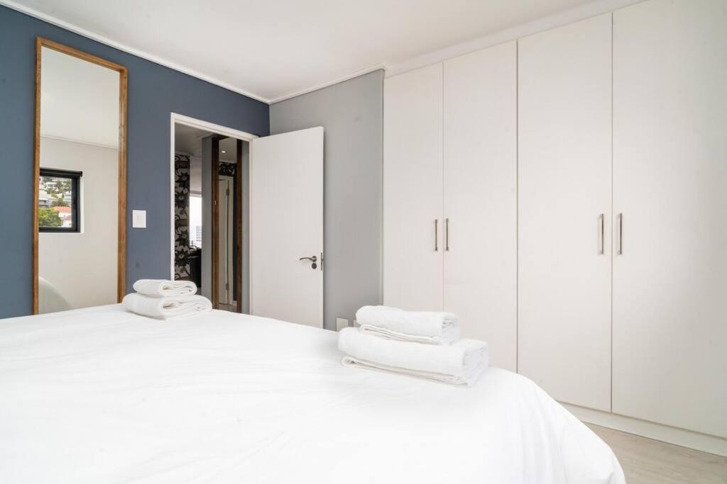 Styled Top Floor Apartment, With Back-Up Power Cape Town Dış mekan fotoğraf