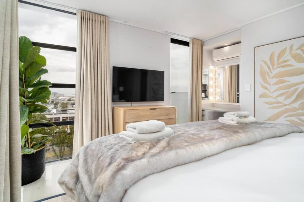 Styled Top Floor Apartment, With Back-Up Power Cape Town Dış mekan fotoğraf
